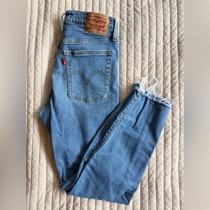 Levi's Light Blue Relaxed women’s Jeans with Frayed Hem